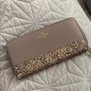 Kate spade gray greta court glitter zip wallet